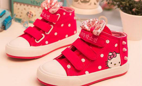Giày kitty màu đỏ cho bé gái xinh xắn